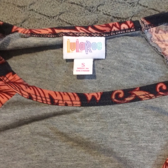 LulaRoe Randy Tee - Picture 3 of 4